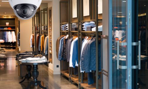 Cámara de seguridad instalada en un comercio